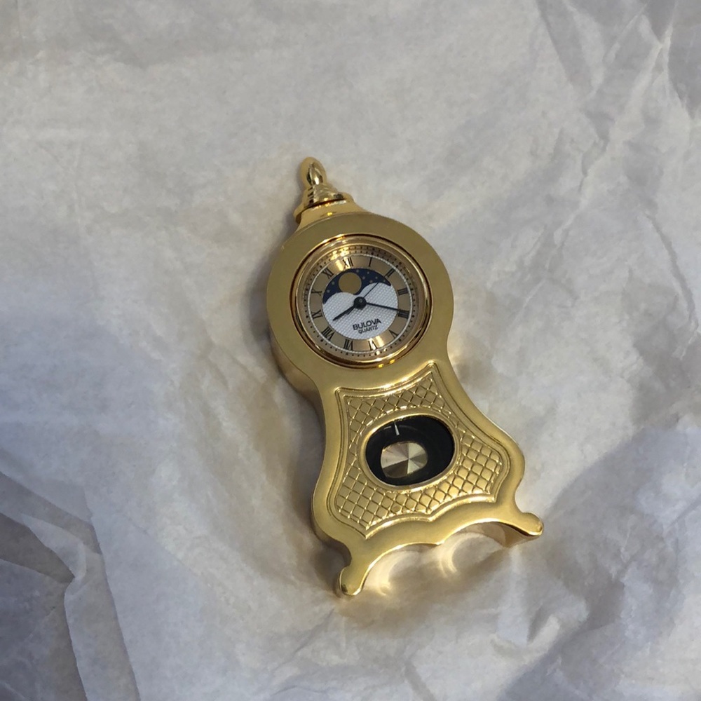 Bulova miniature clock